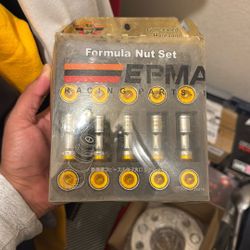 Formula Nut Set.