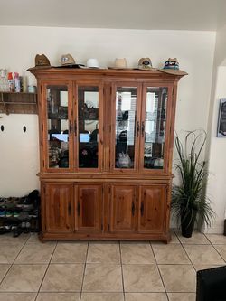 Thomasville Santiago Collection Illuminated China Cabinet