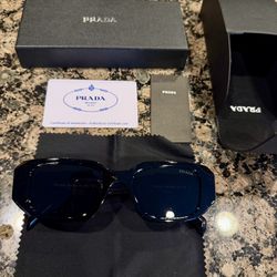PRADA SUNGLASSES UNISEX BLACK NEW