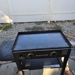 2-burner 28" Blackstone Griddle 