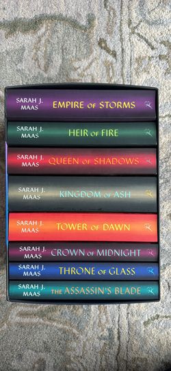 Sarah J Mass - Complete Throne of Glass Book collection