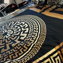 Five Pieces Queen Size Comforter Cover Set 