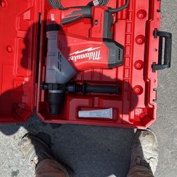 Milwaukee SDS-MAX Demolition Hammer