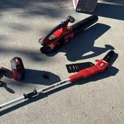 Toro 60 V Blower And Pole Saw Battery And Charger
