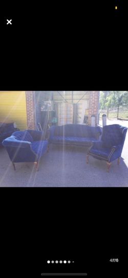 Blue lining room suit needs upholstery