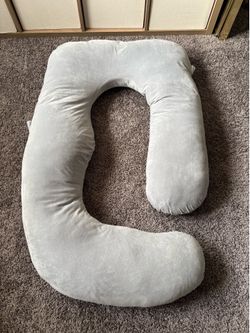 Momcozy pregnancy pillow