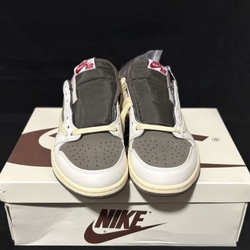 Travis Scott’s Size 8