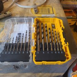 DEWALT
Black and Gold Drill Bit Set (15-Piece)