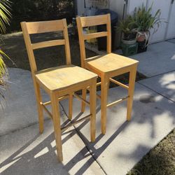 30” Barstools **Strudy and Heavy Just Need Painting 