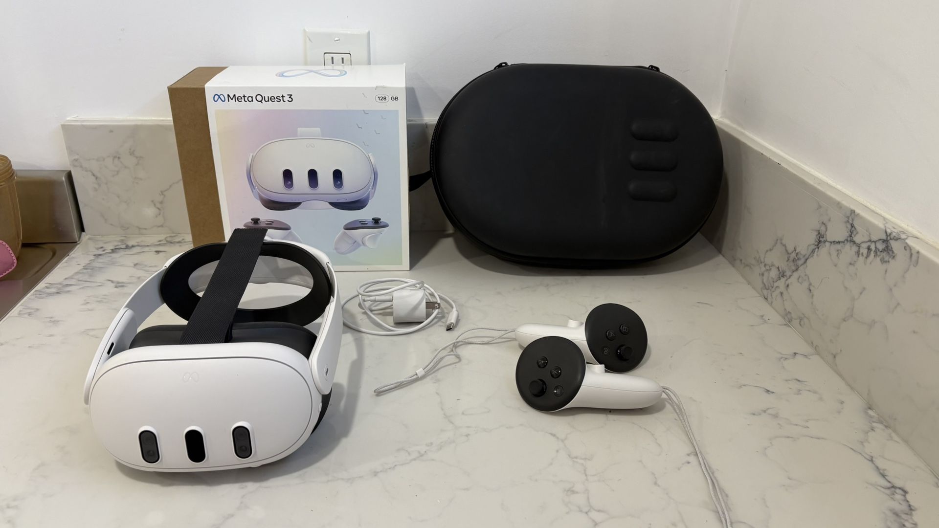 Meta Quest 3 128GB VR โ Barely Used + Elite Strap, Silicone Face Cover & Case!
