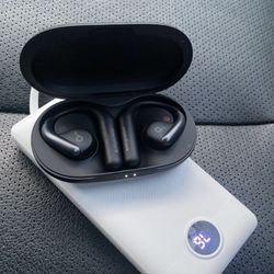 Blootooth Soundcore Aero Fit Earbuds