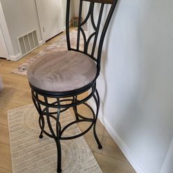 Swivel bar stool chair