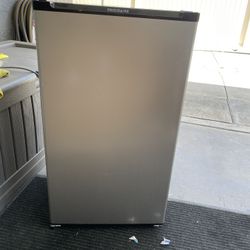 Mini Fridge 