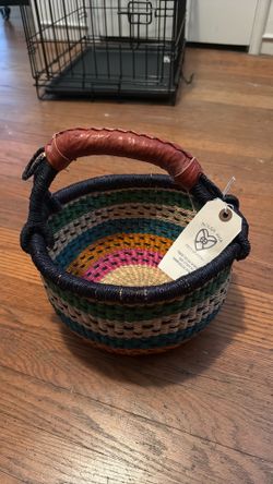 Woven basket brand new