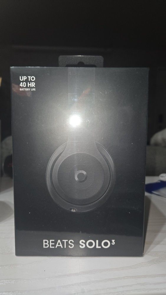 Beats Solo 3 Wireless Headphones Black NEW