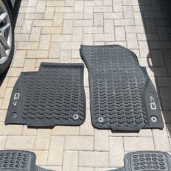 Audi Q7 2017 - 2021  Floor  Mats  / Alfombra Audi 