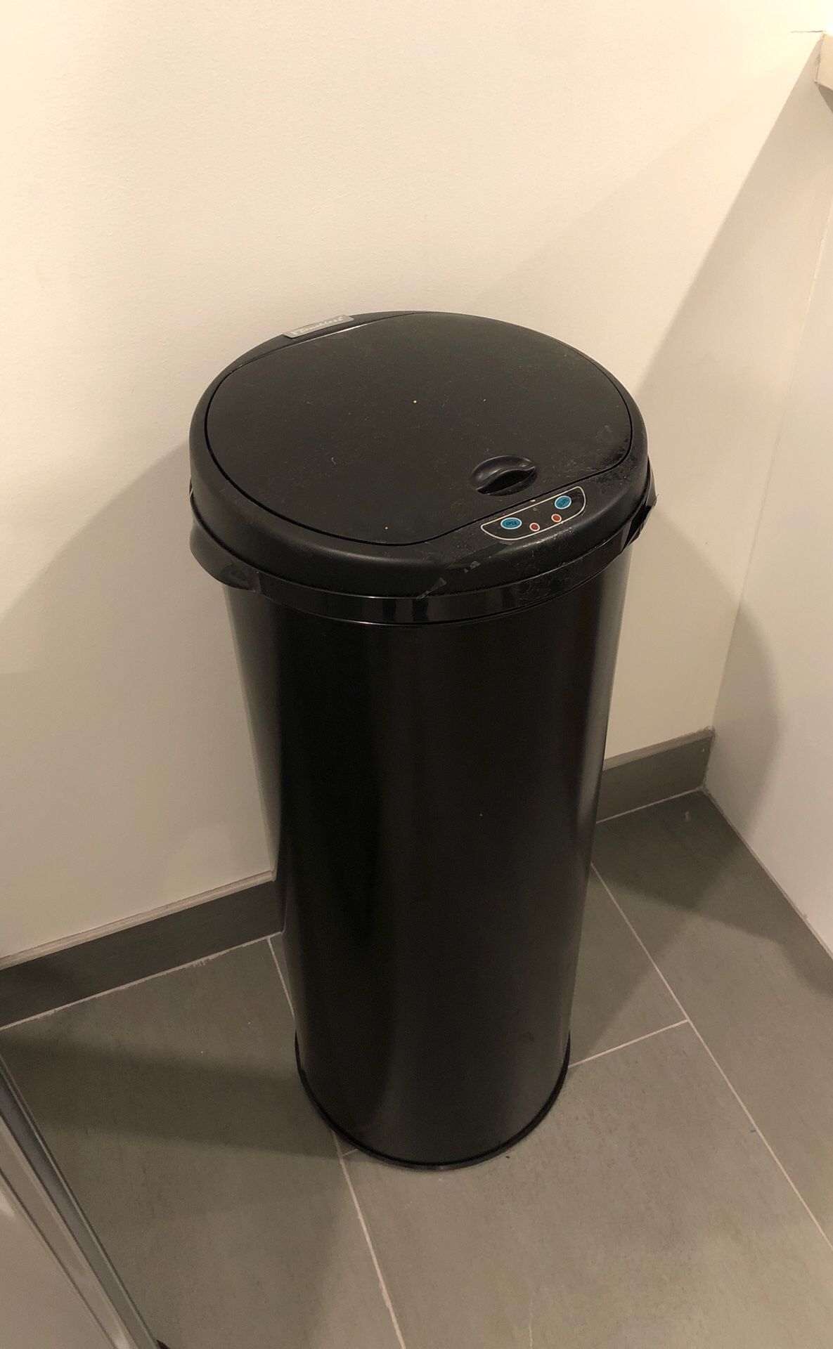 iTouchless 13 gallon automatic sensor kitchen trash bin