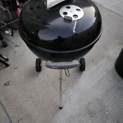 Weber 22in charcoal grill