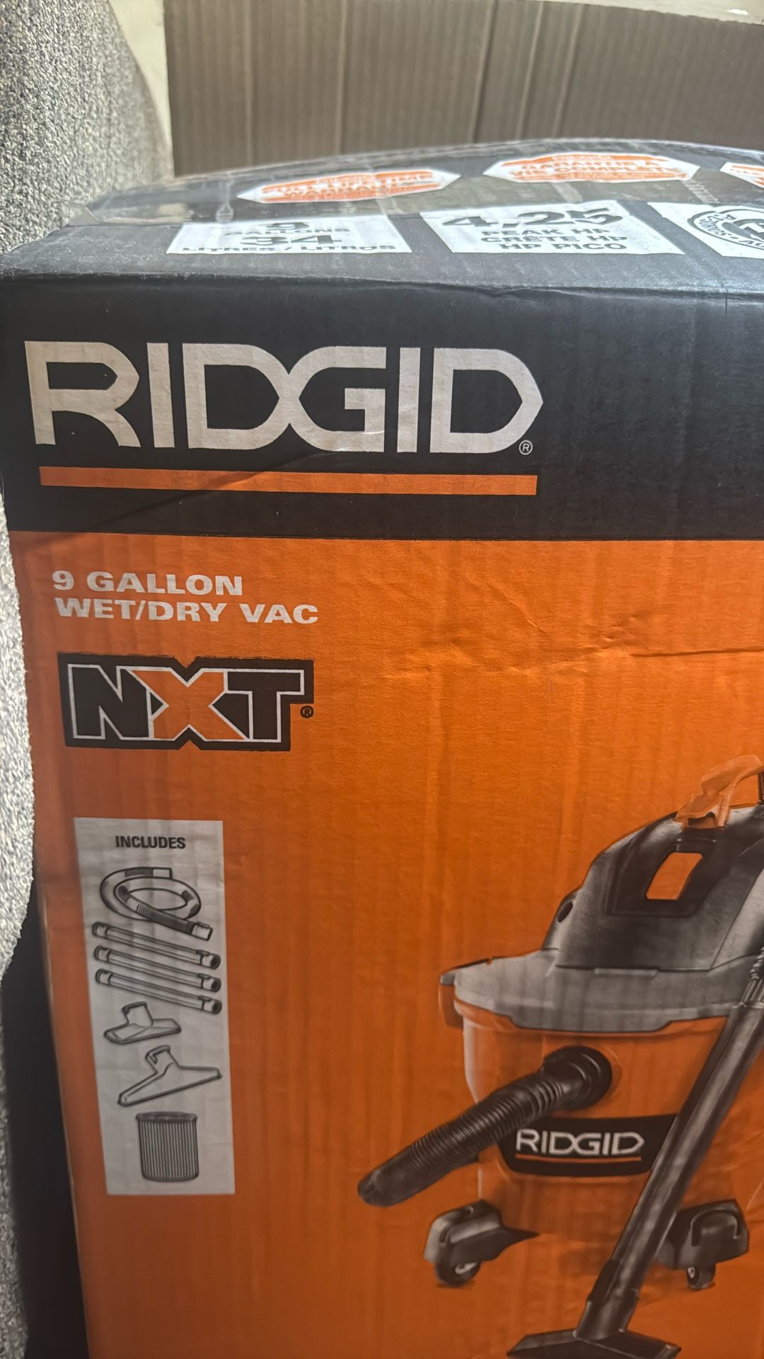 RIDGID 9 Gallon Wet Dry Vac