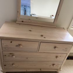 Twin set1990s Thomasville First Impressions Ribbons & Bows Pine Twin Headboard dresser and nightstand 