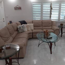 Couch With Coffee And 2  Side Tables