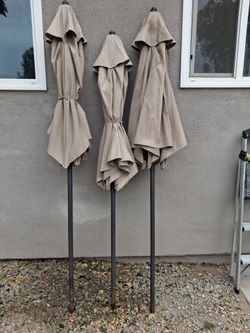 Patio Umbrella no base!86"!$40Each! Sombrilla patio!$40 cada una!