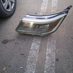 2016 / 2019 Ford Explorer HeadlightS