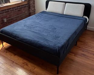 Full size bed like new