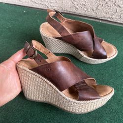 Born Emmy 2 Wedge wedge Sandals - Size 7