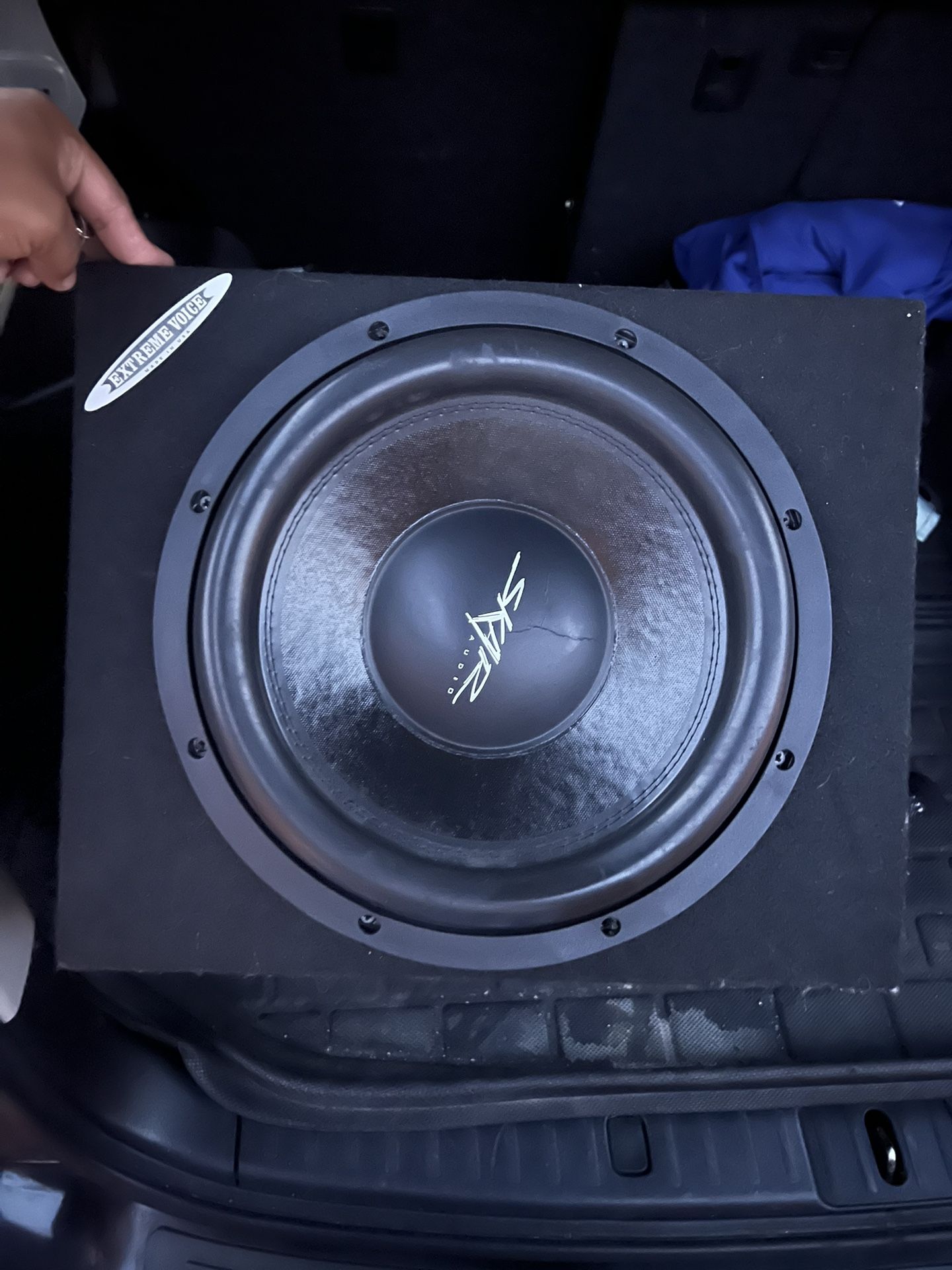 I am Sale Skar Audio 12” With Box