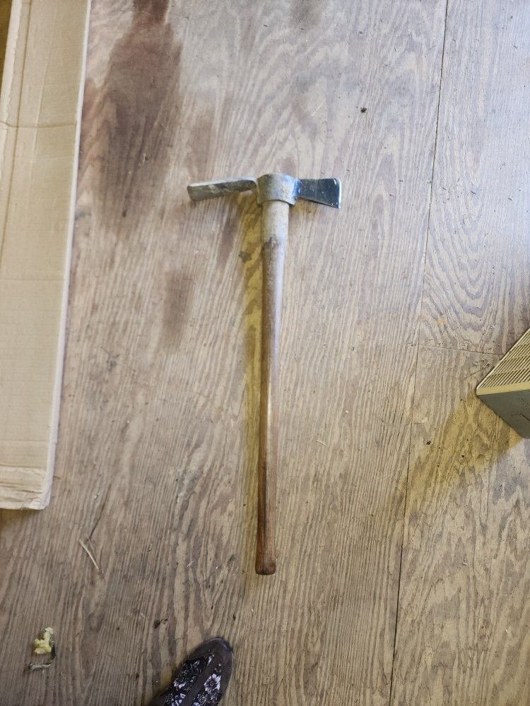Vintage Mattock Iron City Tools Railroad Tool Pick Axe Usa