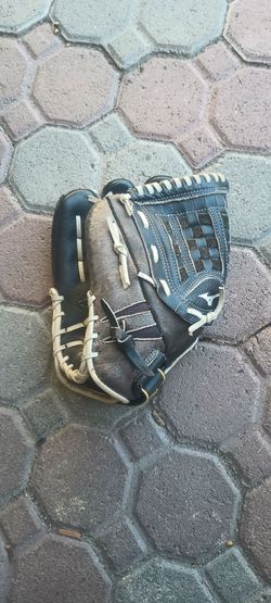 Mizuno Lefty Glove