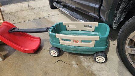 Little Tikes Wagon & Hide & Seek Climber 