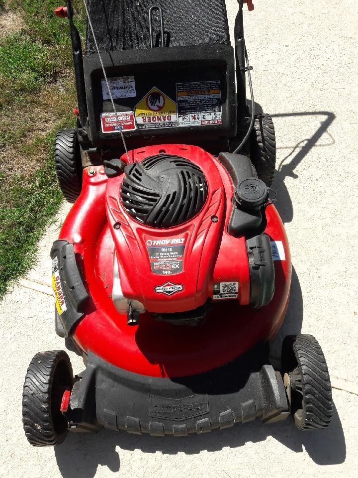 briggs stratton Troy bilt gas lawn mower