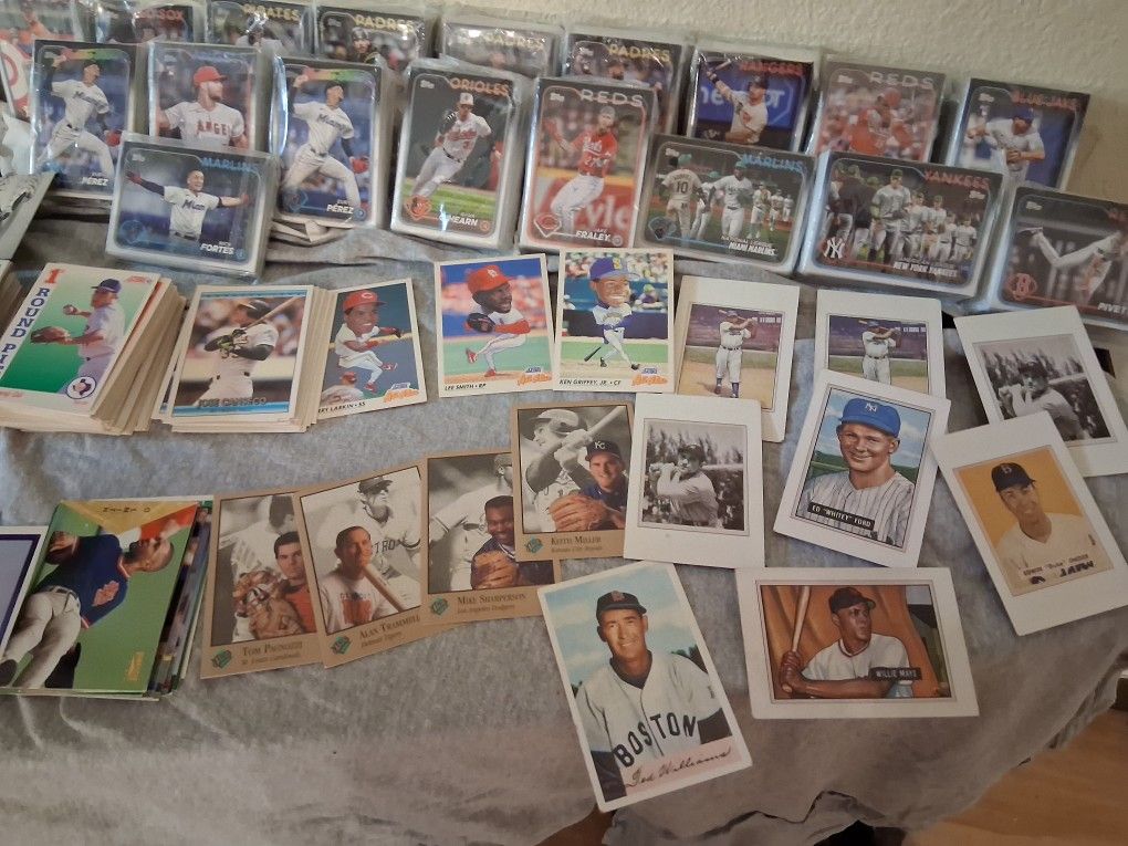 BASEBALL BASKETBALL CARDS, ORIGINAL, INDIVIDUALS OR PACKET... GIVE ME A PRICE NEED MONEY!! PLEASE