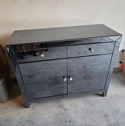 Mirror Breakfast Bar