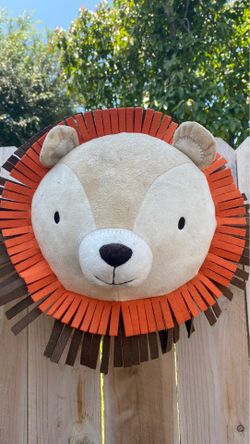 Kids room lion head $10