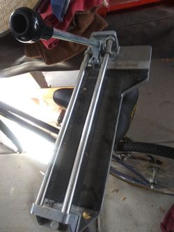 Tile Cutter, in Wildomar area.