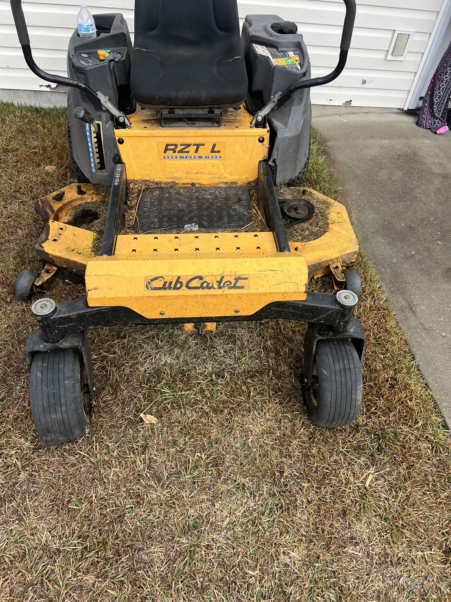 52 Cub Cadet Zero Turn 600 Obo