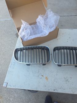 OEM 2010 BMW GRILL SET