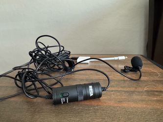 BOYA MIC Clip-on mic for smartphones, cameras, PCs, etc High-quality mic, ideal for accurate voice recording Adapter also included