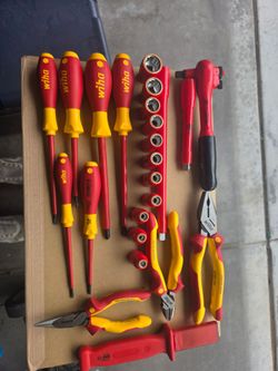 Wiha 24-Piece Insulated Tool Set — Unused — $450 OBO