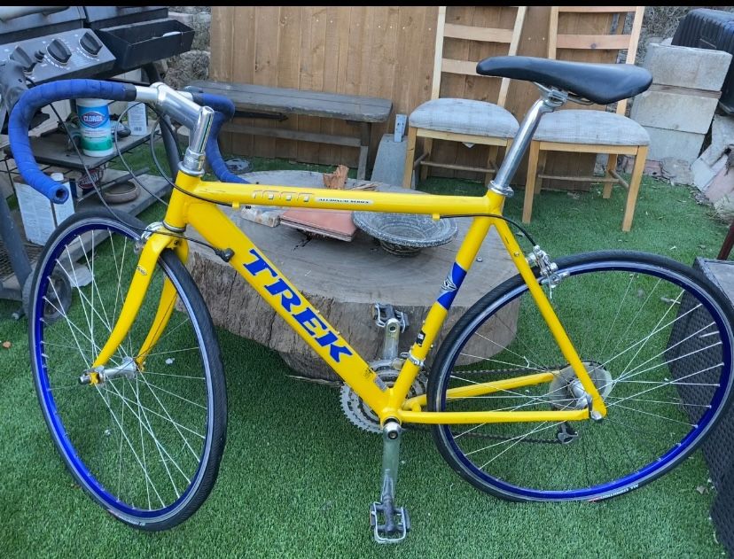 Trek Bike Great Condition 1000 Aluminum Series Road Bicycle