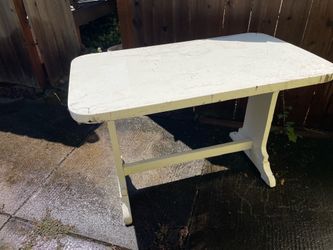 FREE Table-3335 NE 62nd Ave