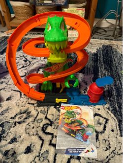 Hot wheels DieCast City T-Rex Blaze battle