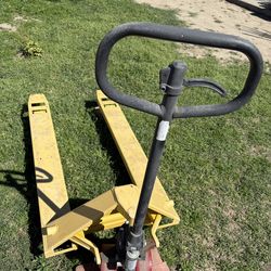 Pallet jack