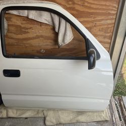 Toyota Tacoma 1995 To 2004 Front Passenger Door.