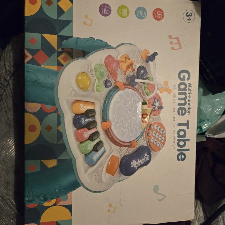 New TODDLER GAME TABLE