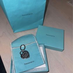 NEW Tiffany& Co. Heart Charm