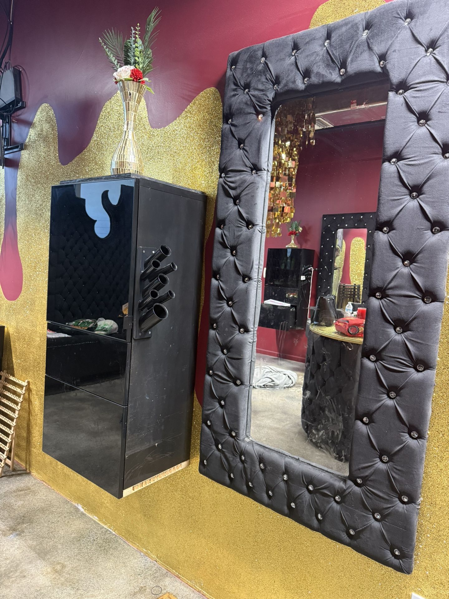 Mirror & Station